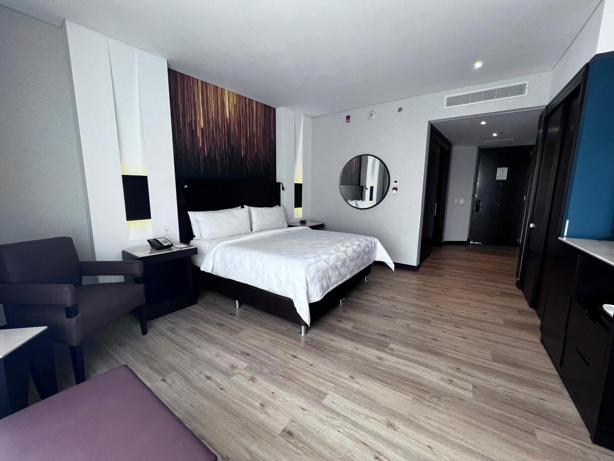 Holiday Inn Bogota Airport By Ihg Eksteriør billede